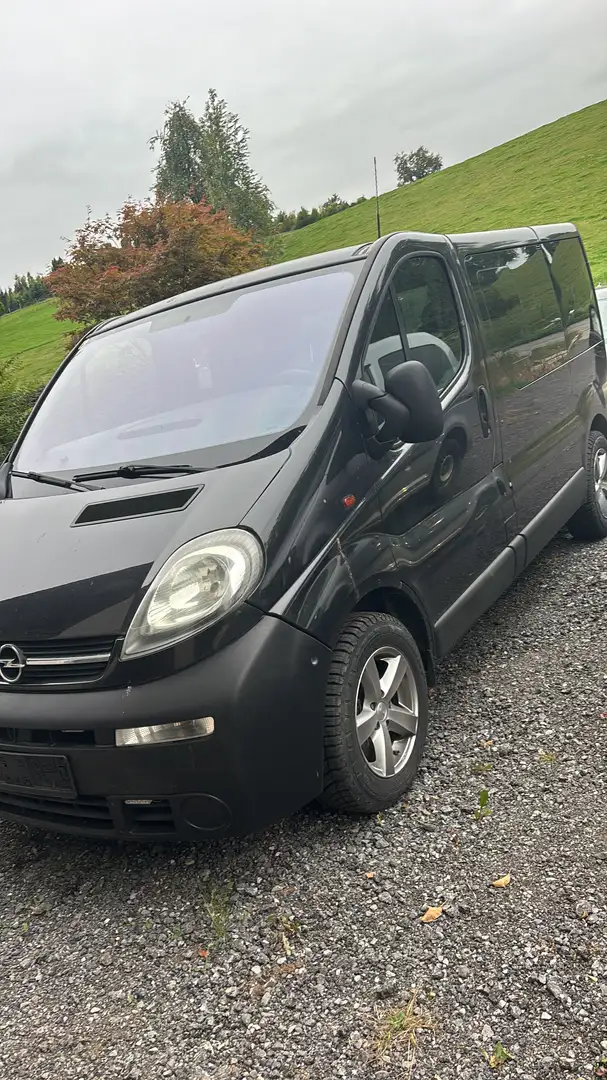 Opel Vivaro 2.5 dti Schwarz - 1
