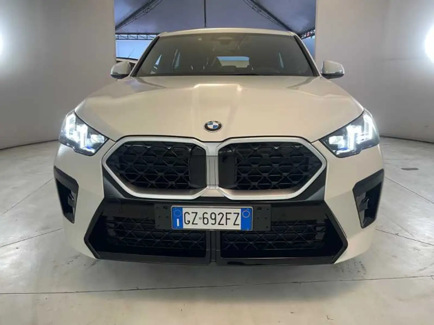 BMW X2 sdrive18d Msport Weiß - 2