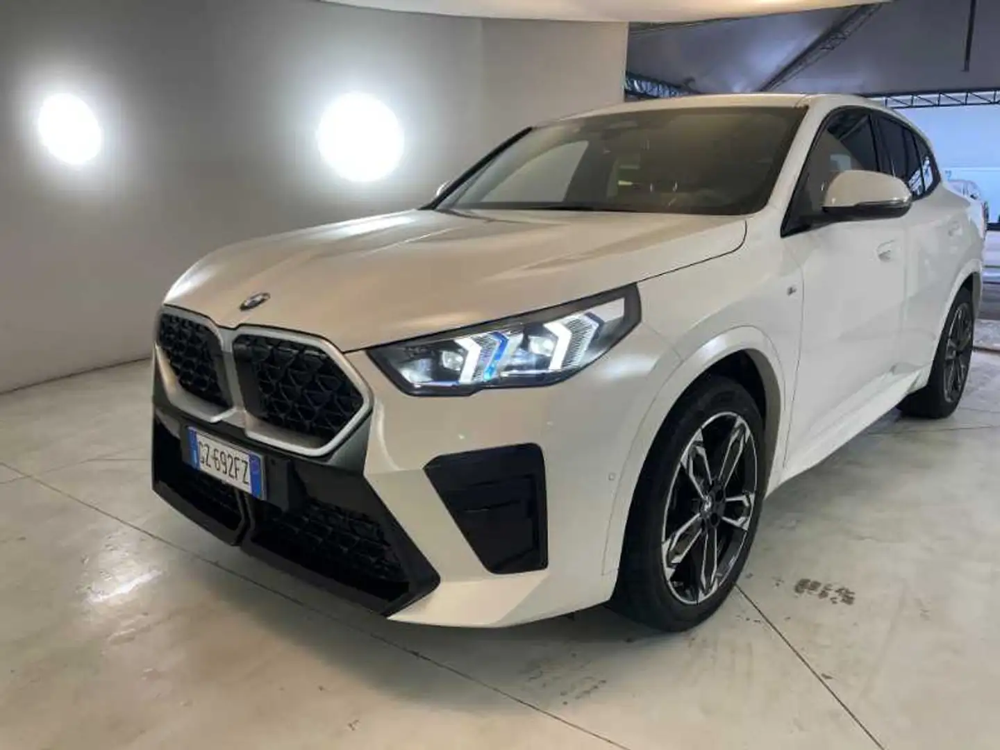 BMW X2 sdrive18d Msport Weiß - 1
