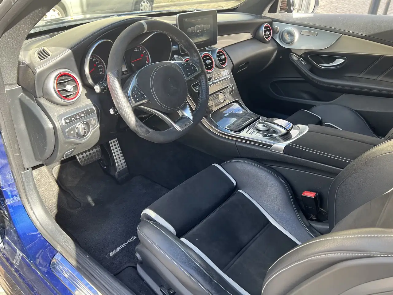 Mercedes-Benz C 63 AMG Coupé — photo 10 sur 24