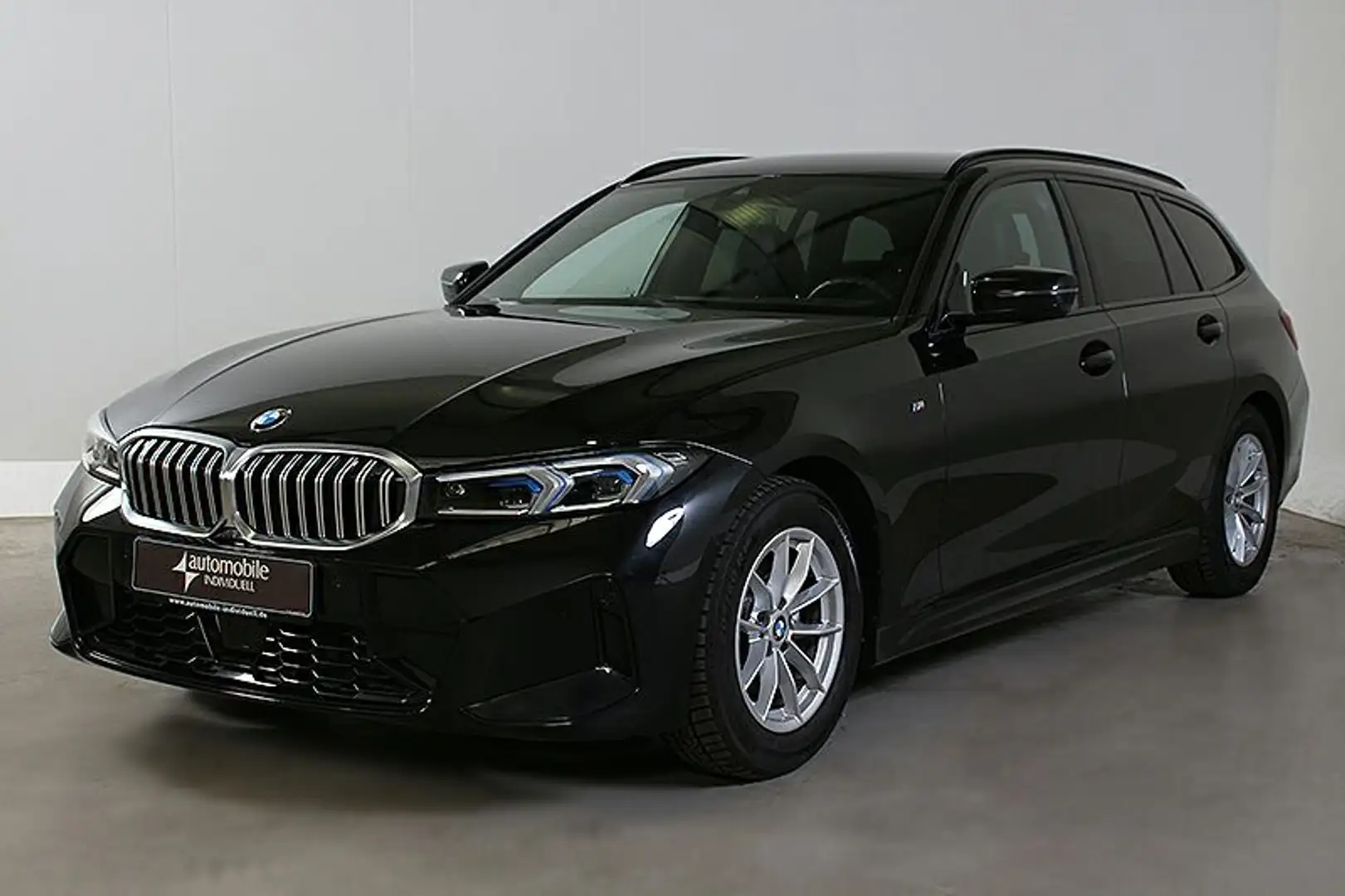 BMW 320 d AT M Sport LED Parkassistent DAB Hifi LiveC Schwarz - 2