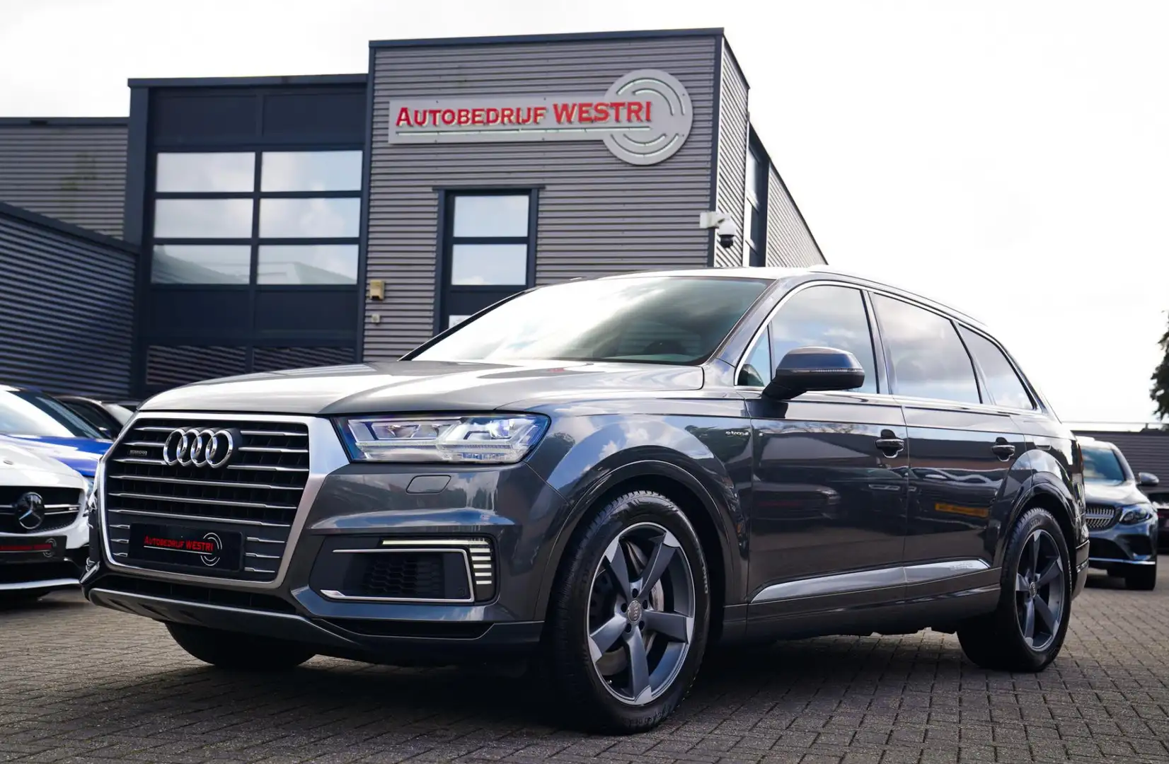 Audi Q7 e-tron 3.0 TDI Quattro Sport | Panorama | S-line | Luchtv Gris - 1