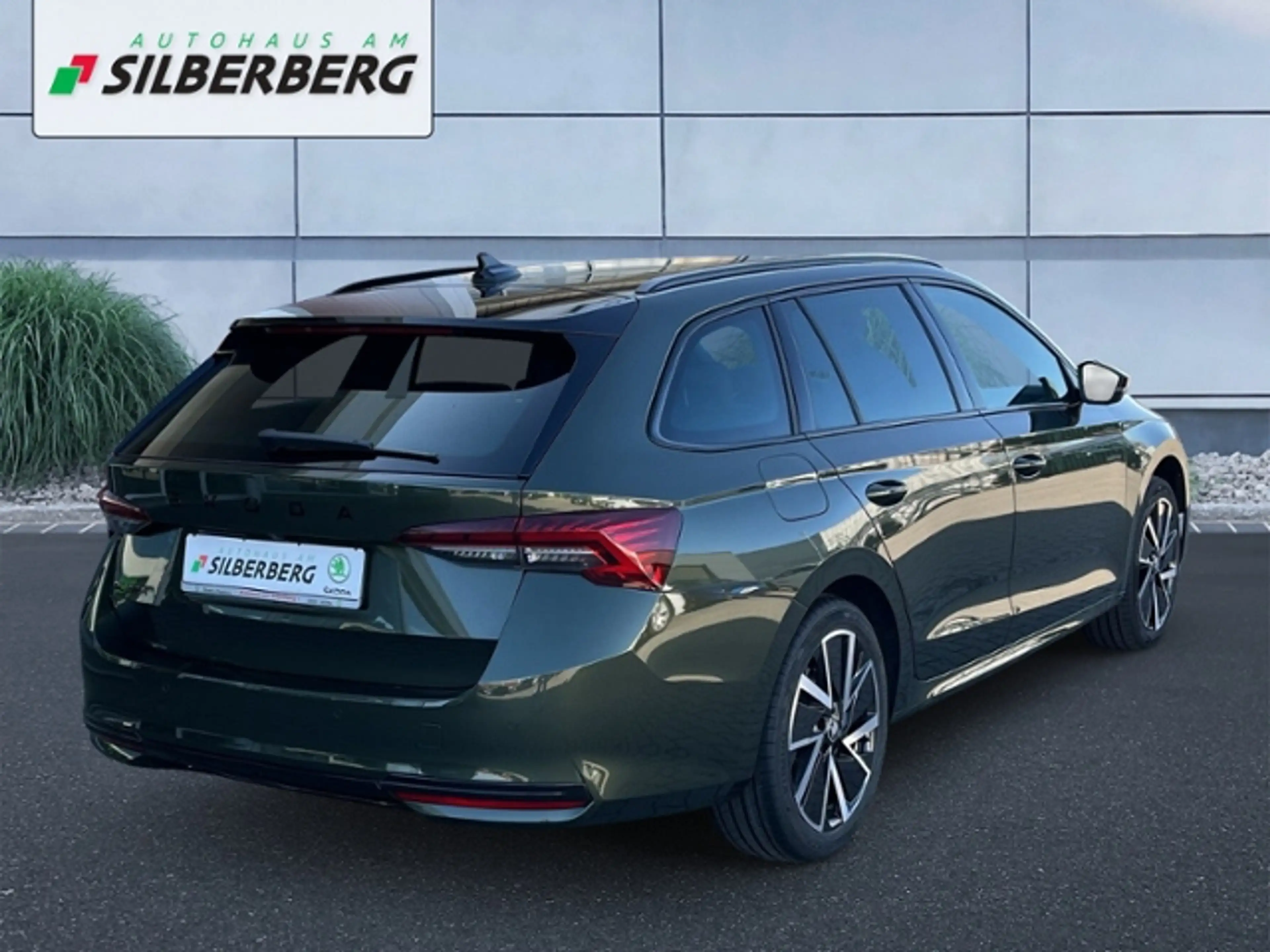 Skoda Octavia Combi 1.5 TSI DSG Sportline *Khaki-grün* #ACC#Win — photo 4
