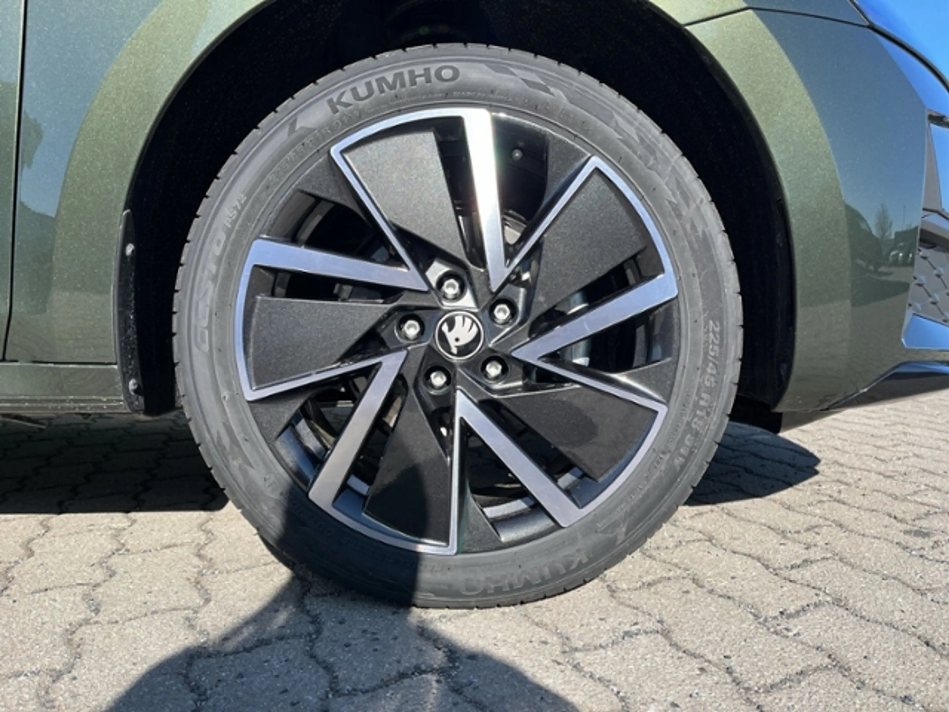 Skoda Octavia Combi 1.5 TSI DSG Sportline *Khaki-grün* #ACC#Win — photo 8