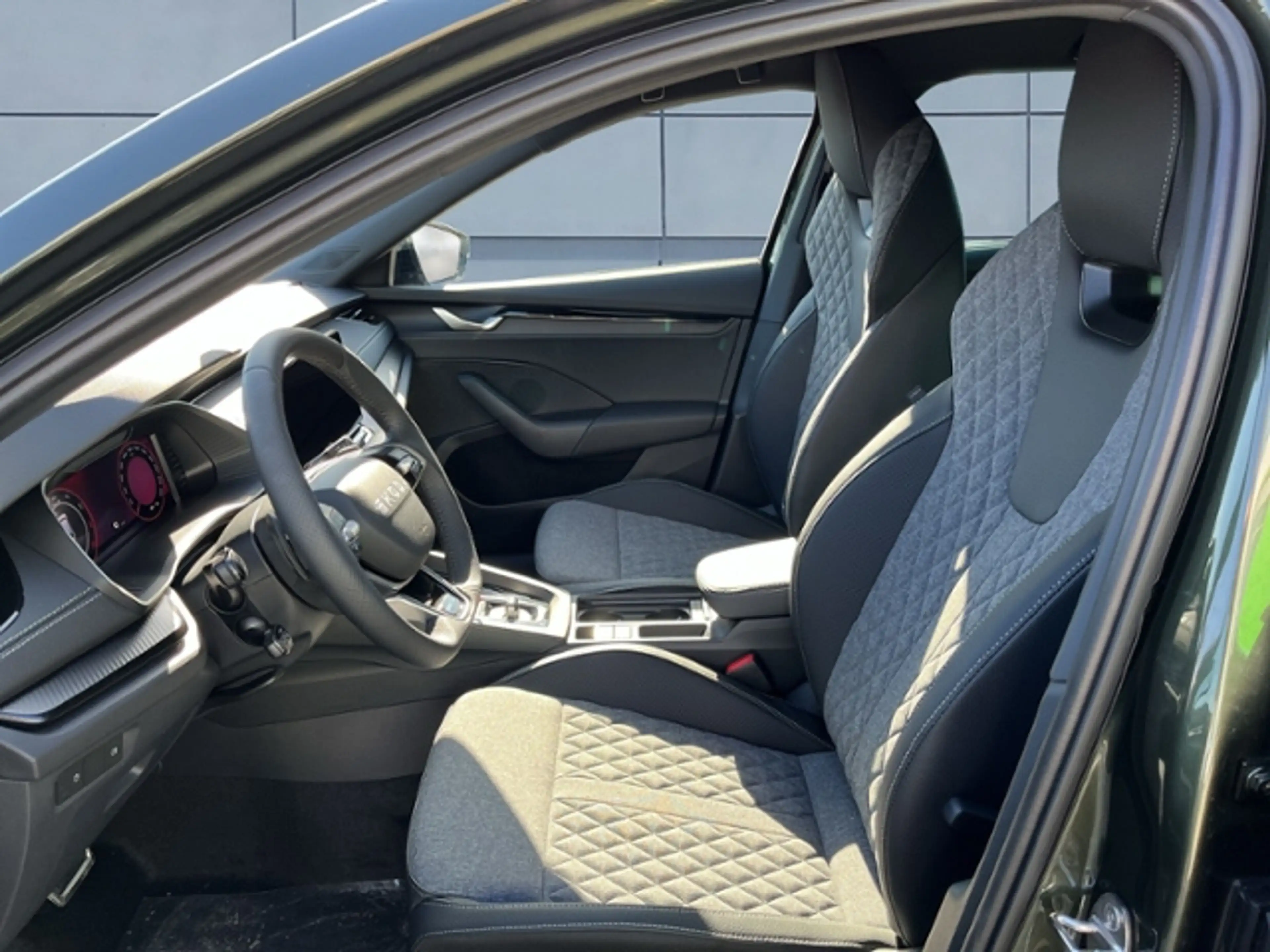 Skoda Octavia Combi 1.5 TSI DSG Sportline *Khaki-grün* #ACC#Win — photo 6