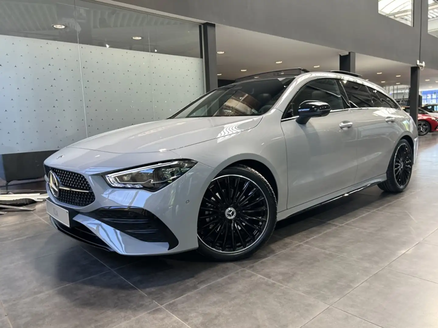 Mercedes-Benz CLA 180 180 Shooting Brake Gris - 1