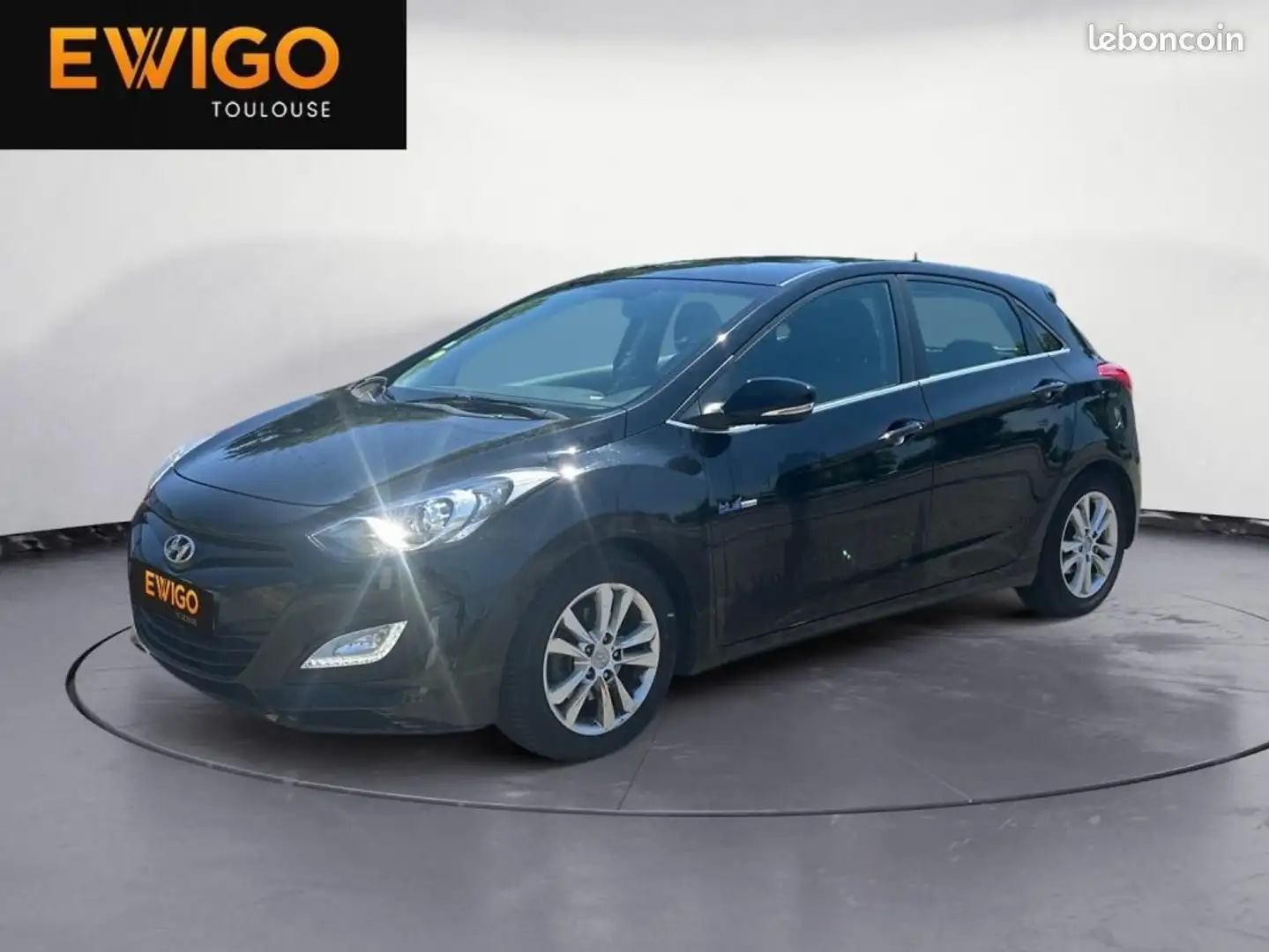 Hyundai i30 1.6 CRDI 110 BLUEDRIVE PACK BUSINESS Noir - 1