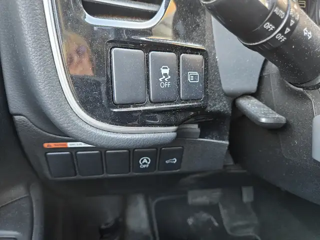 Mitsubishi Outlander view 26