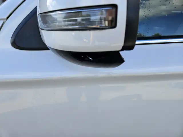 Mitsubishi Outlander view 9