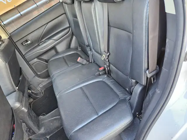 Mitsubishi Outlander view 29