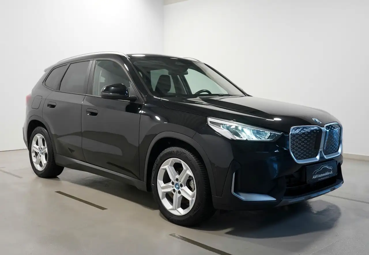 BMW iX1 eDrive20 *AHK*HARMAN/KARDON*KAMERA*SOH100%* — photo 1 of 34