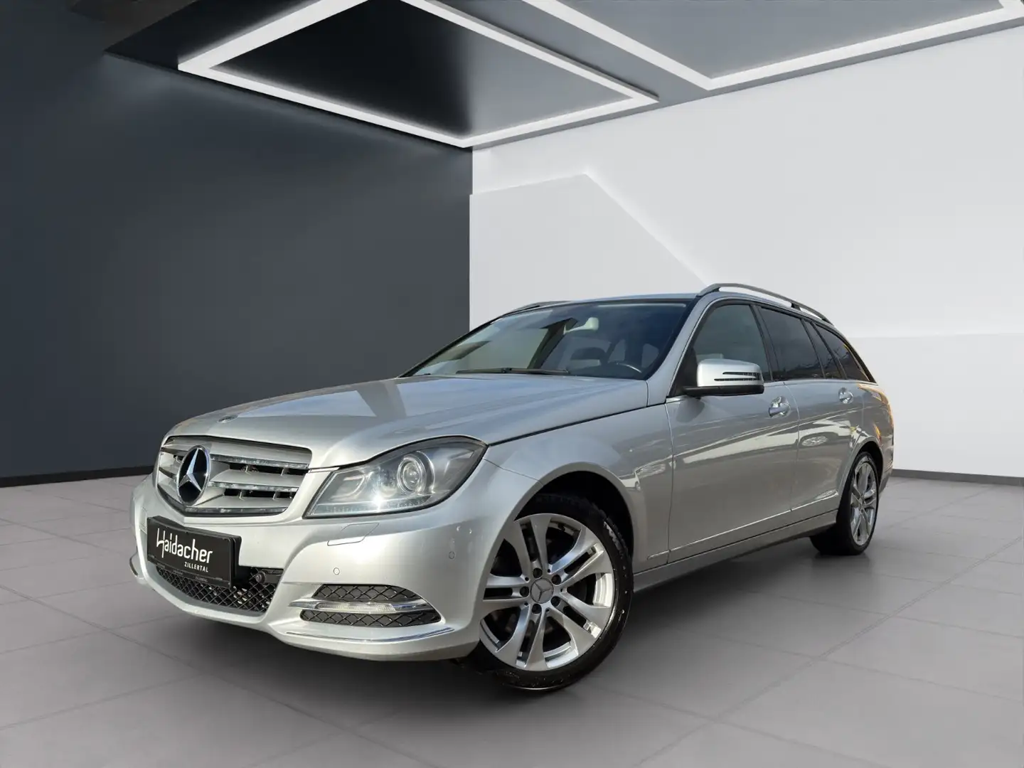 Mercedes-Benz C 300 CDI BlueEFFICIENCY 4MATIC T-Modell AVANTGARDE Grau - 2