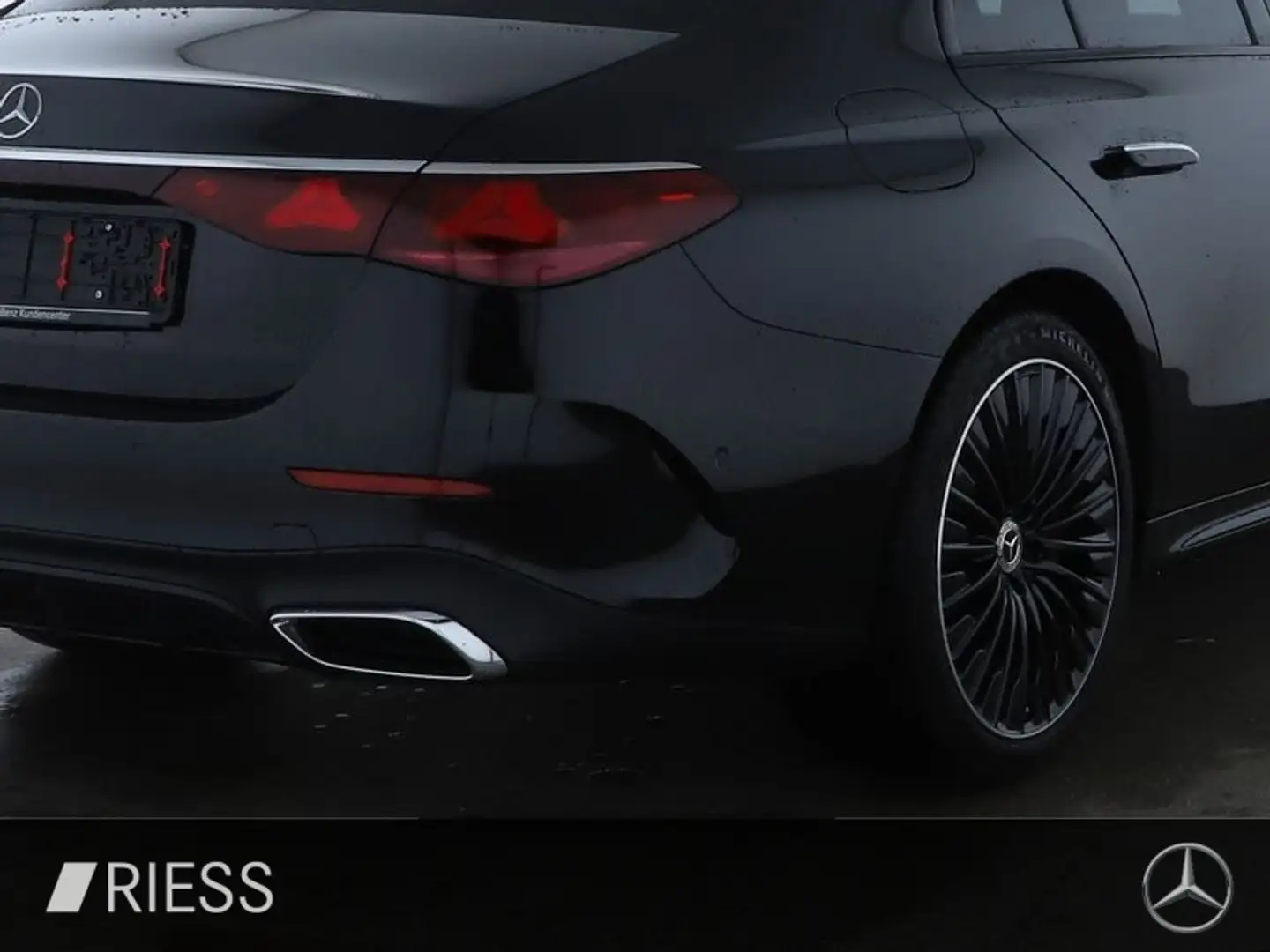 Mercedes-Benz E 300 de Limo AMG Sport Night Distr LED Ambi 20" Schwarz - 2