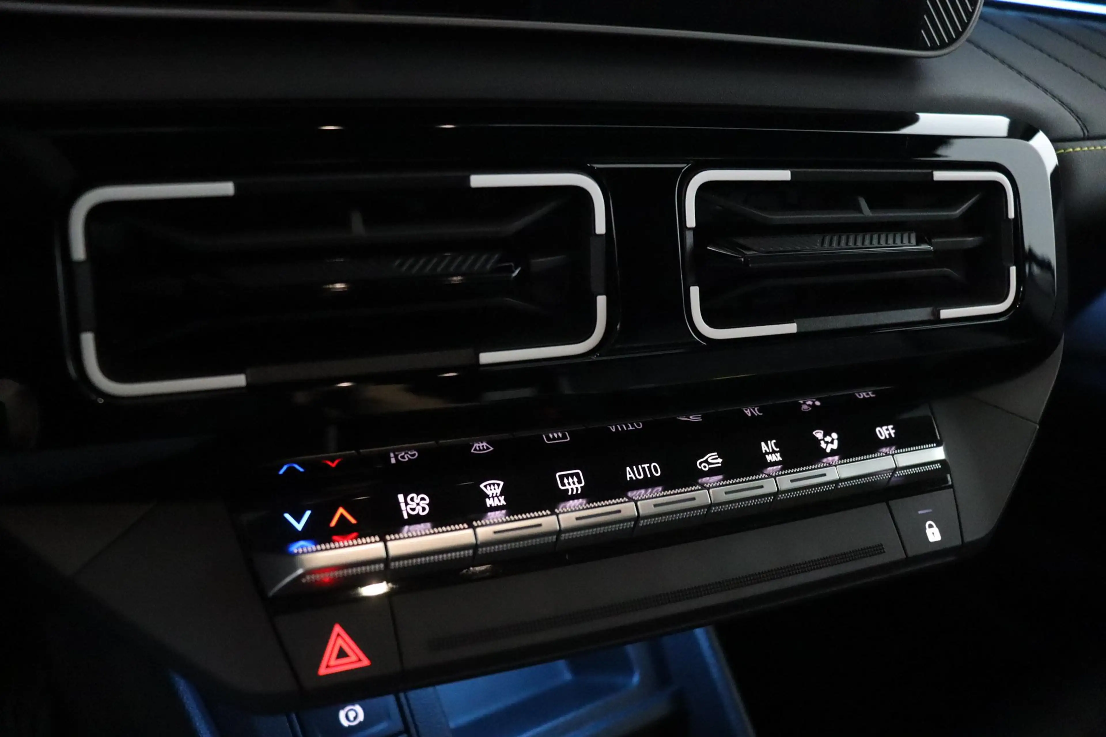 Renault R 4 iconic “plein sud™” 150 pk comfort range | Harman — photo 9