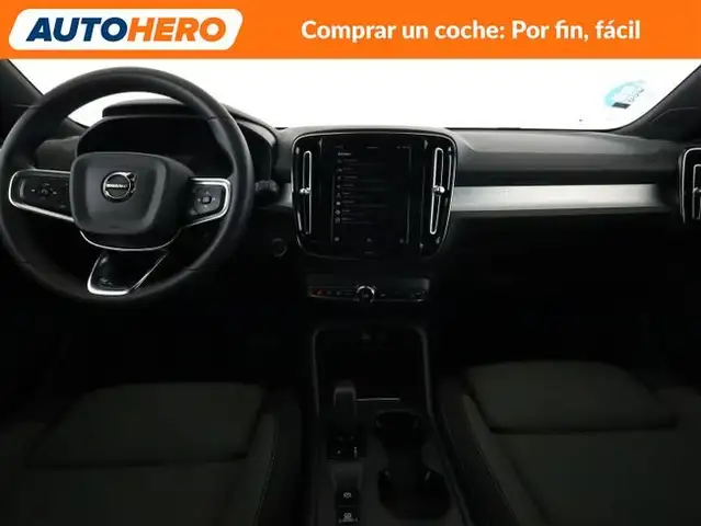 Volvo XC40 view 13