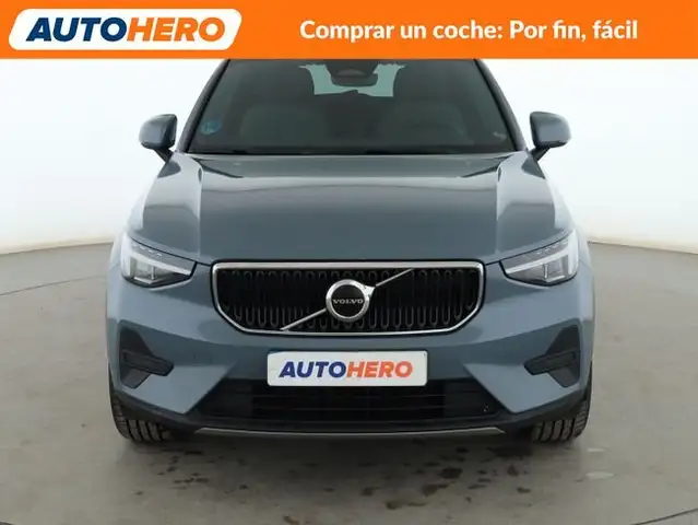 Volvo XC40 view 9