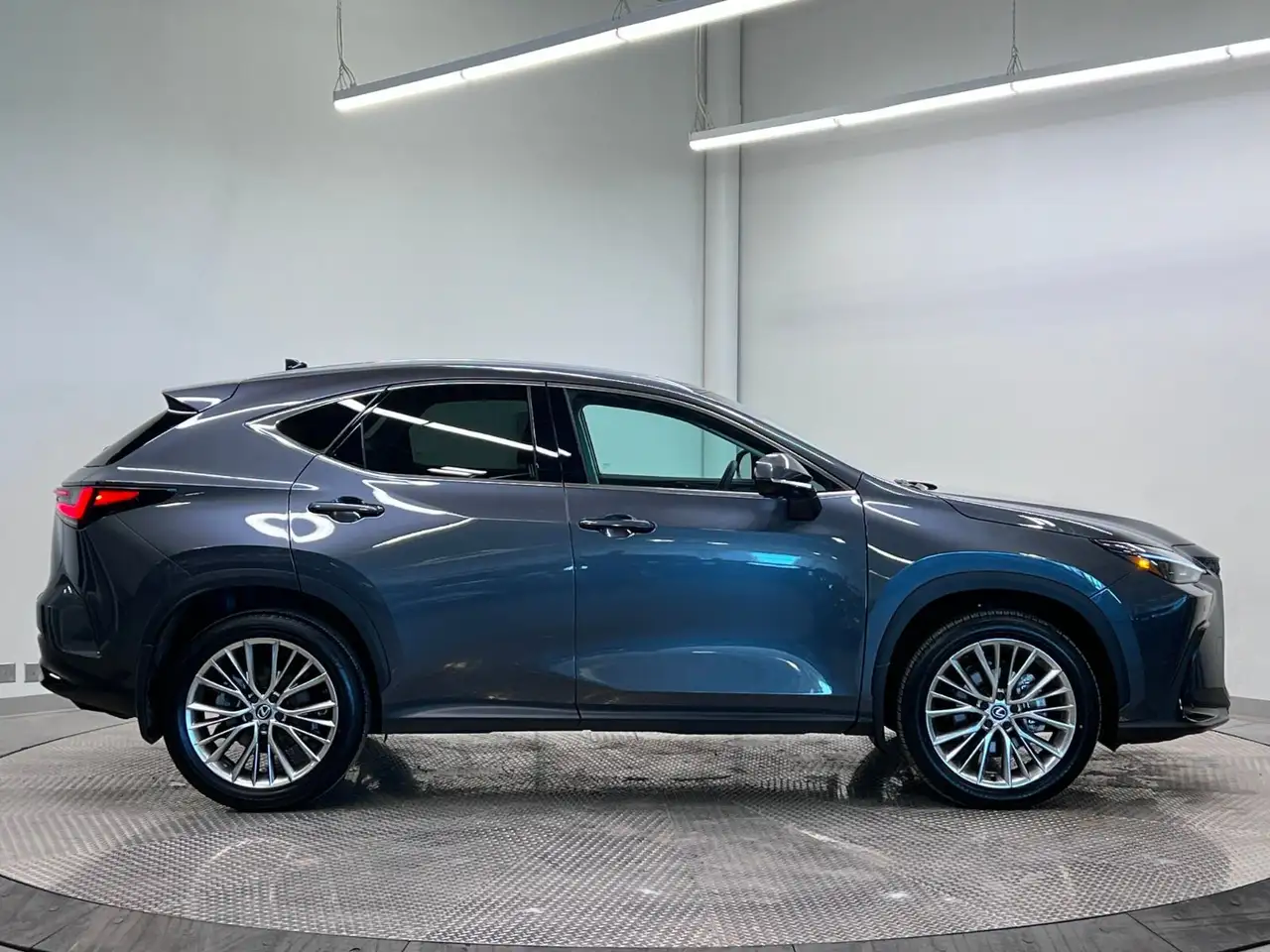 Lexus NX снимка Lexus NX