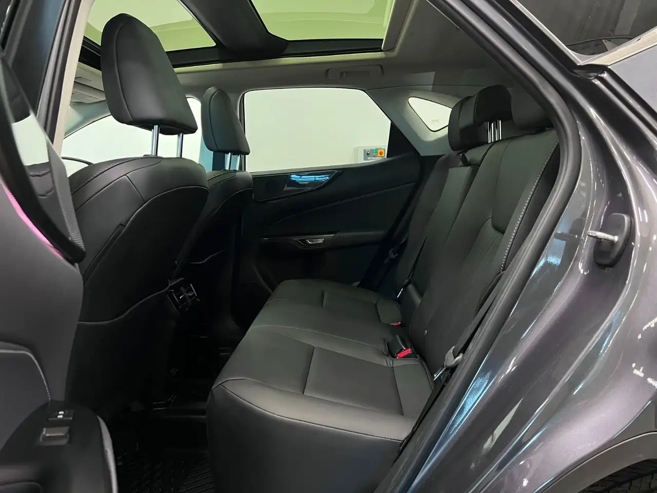 Lexus NX снимка Lexus NX