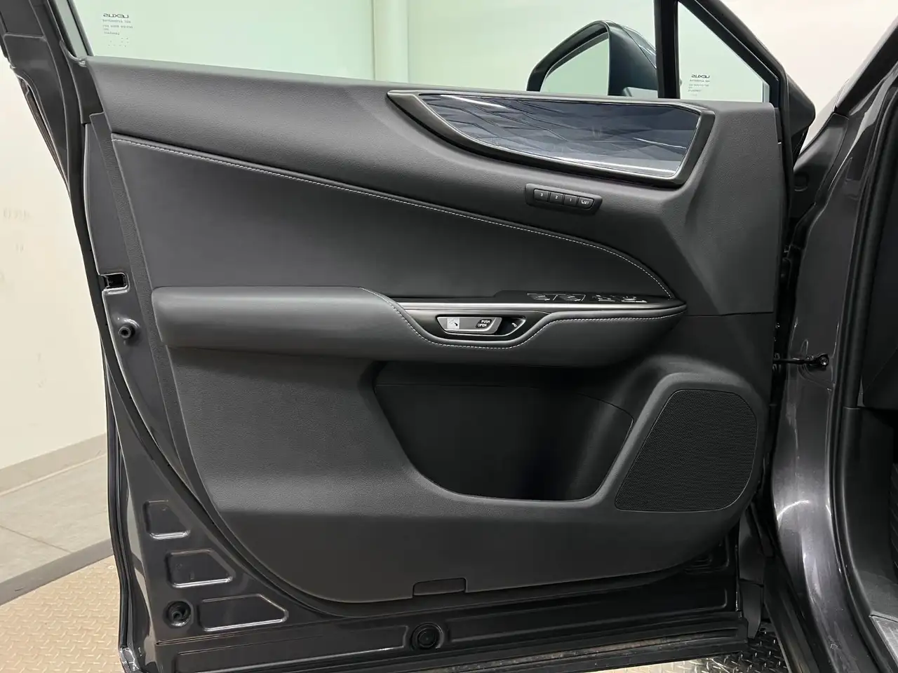 Lexus NX снимка Lexus NX