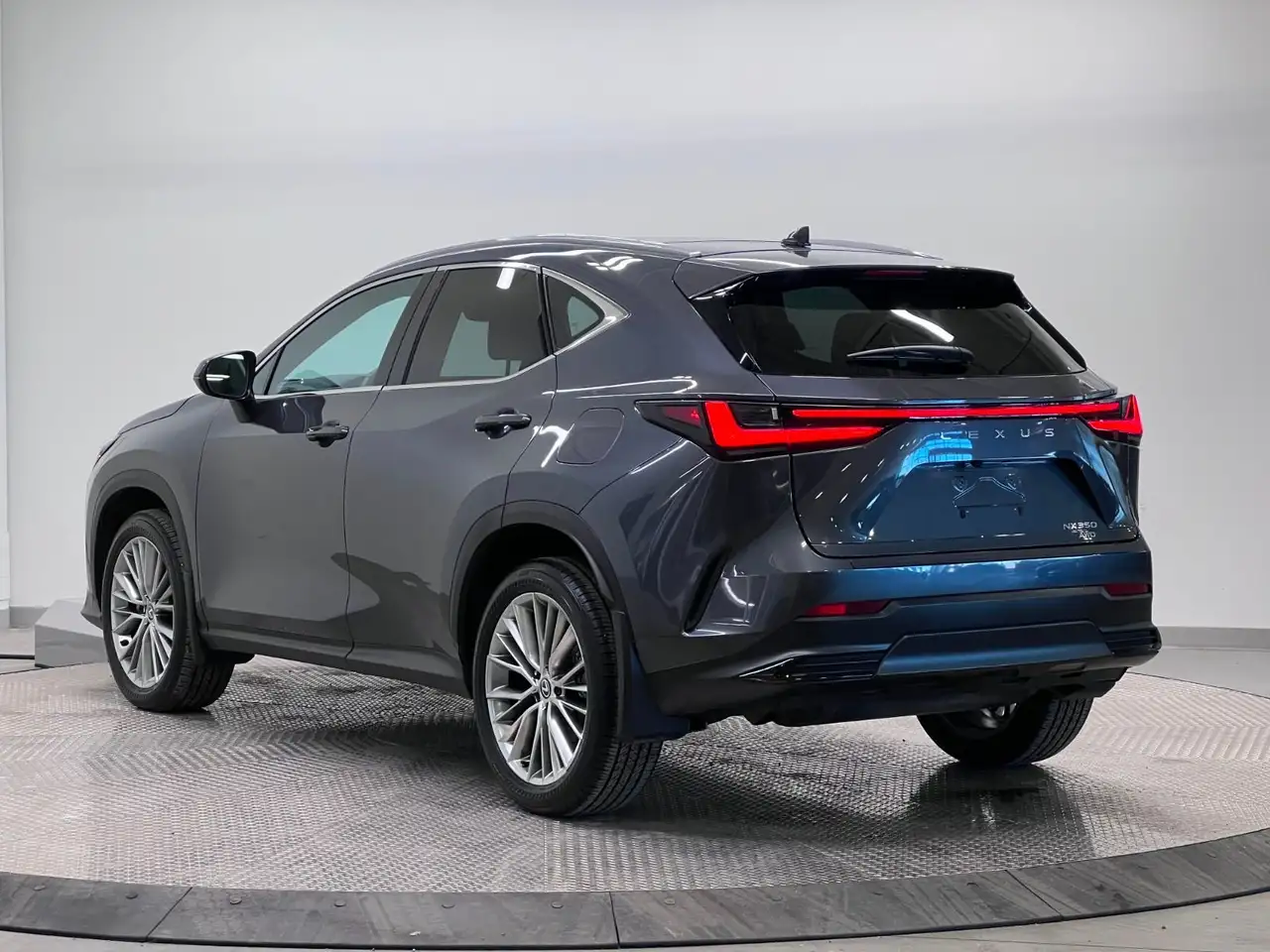 Lexus NX снимка Lexus NX