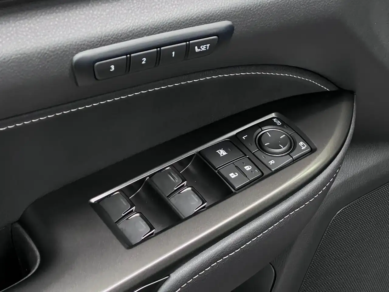 Lexus NX снимка Lexus NX