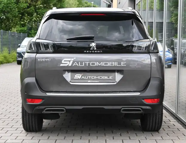 Peugeot 5008 view 4