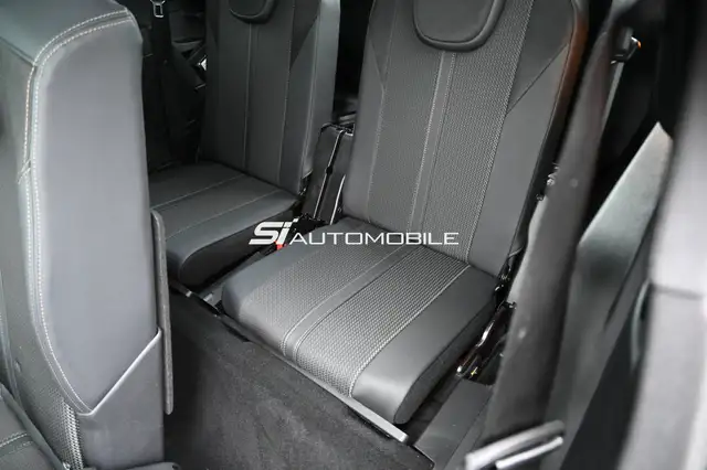 Peugeot 5008 view 13