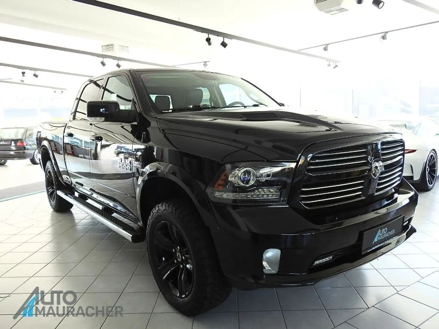 Dodge RAM 1500 Laramie Crew Cab 5,7 V8 HEMI*VOLLAUSSTATTUNG* Schwarz - 2
