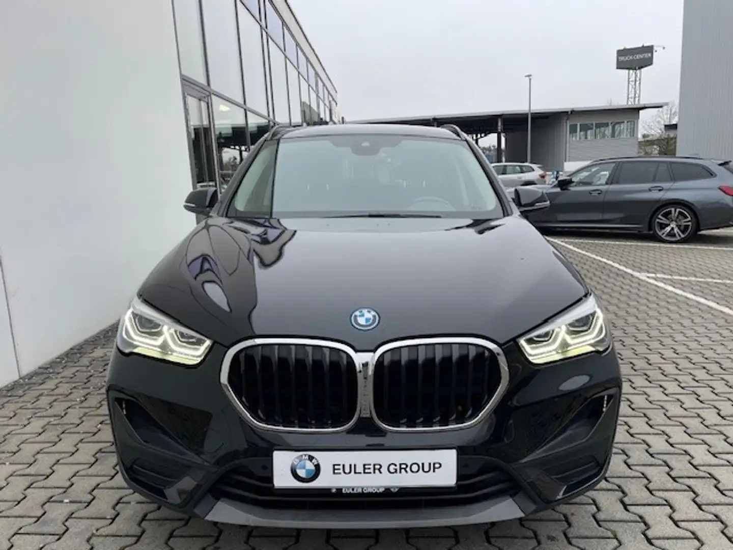 BMW X1 xDrive 25e NAV Parkass LED SHZ LMR DAB Schwarz - 2