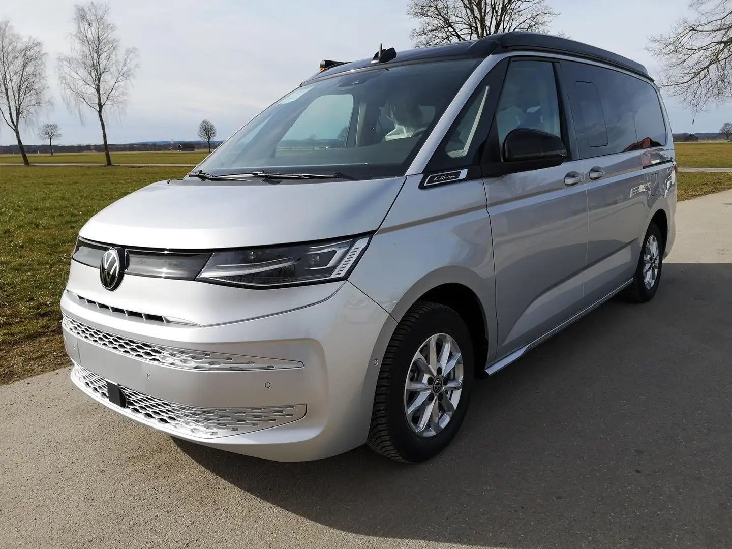 Volkswagen T7 California Beach 2.0TDI DSG GV5 Elegance+ 110 kW (150 PS),... Silber - 1