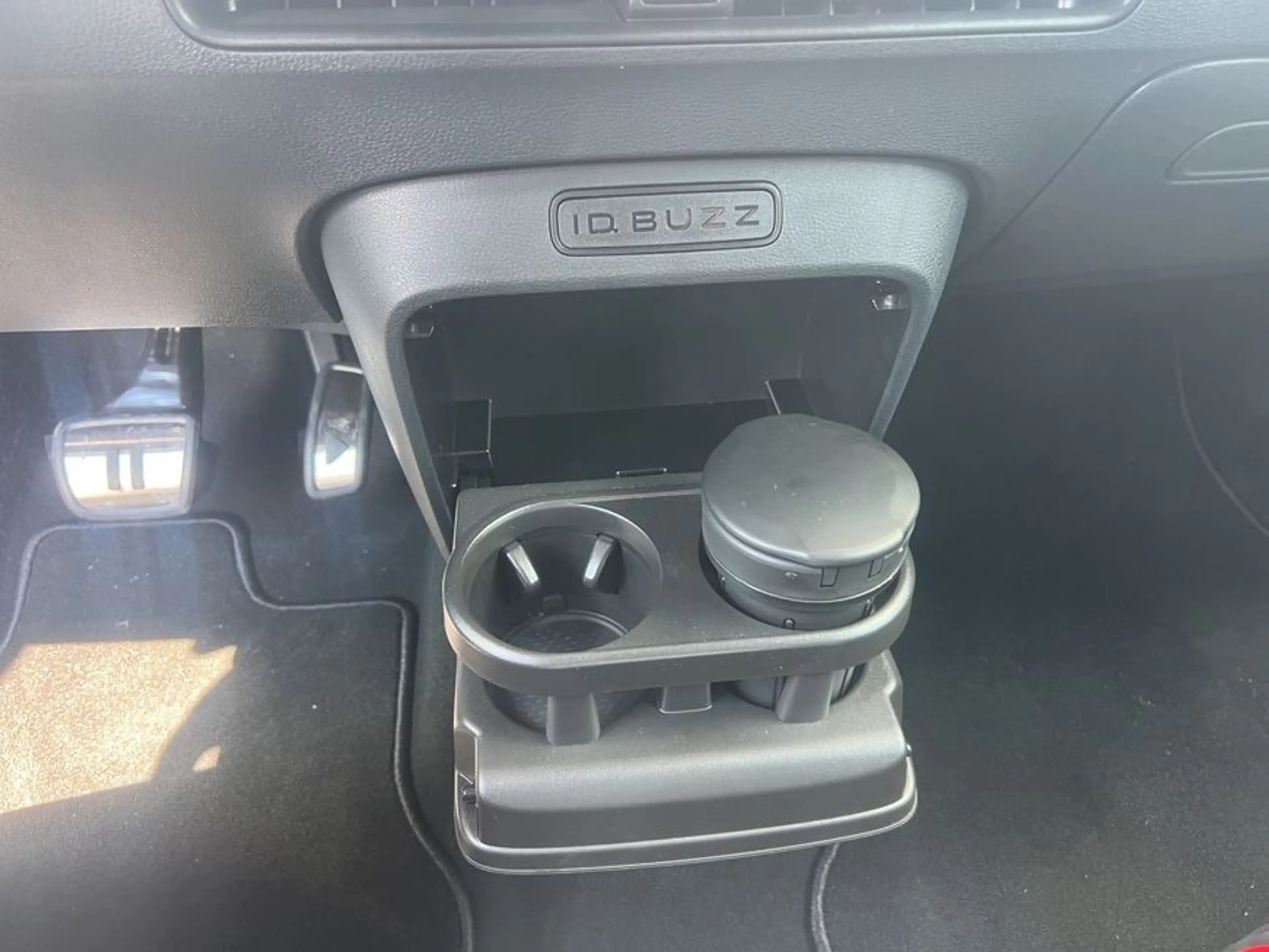 Volkswagen ID. Buzz ID. Buzz GTX 4Motion KR — photo 15