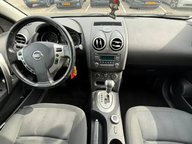 Nissan Qashqai+2 view 9