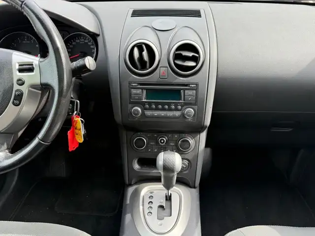 Nissan Qashqai+2 view 3