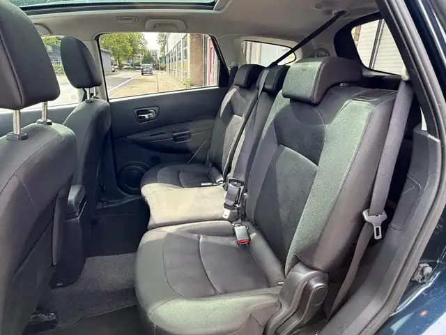 Nissan Qashqai+2 view 11