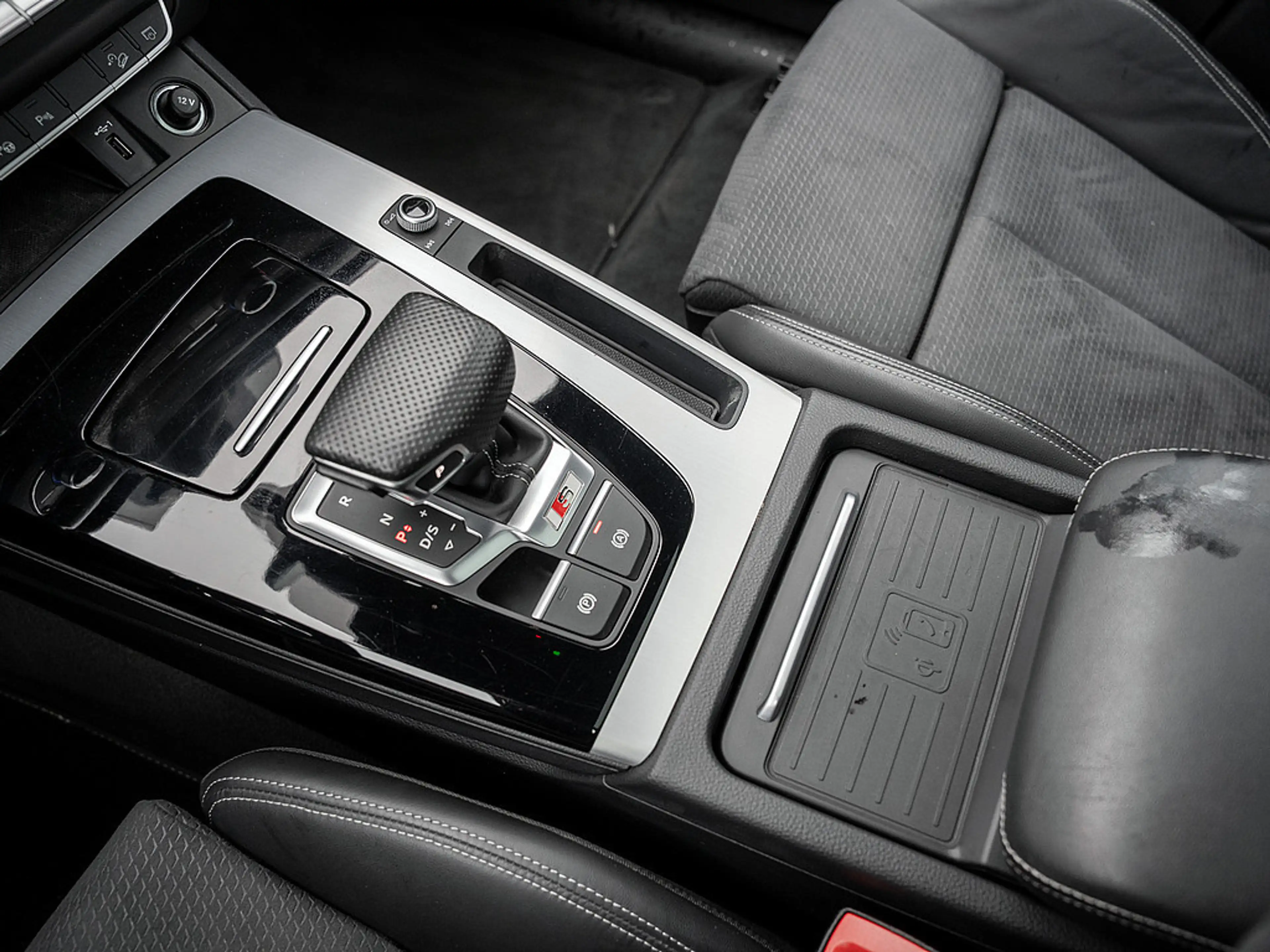 Audi SQ5 Sportback 3.0 TDI quattro AHK 360° PANO B — photo 9