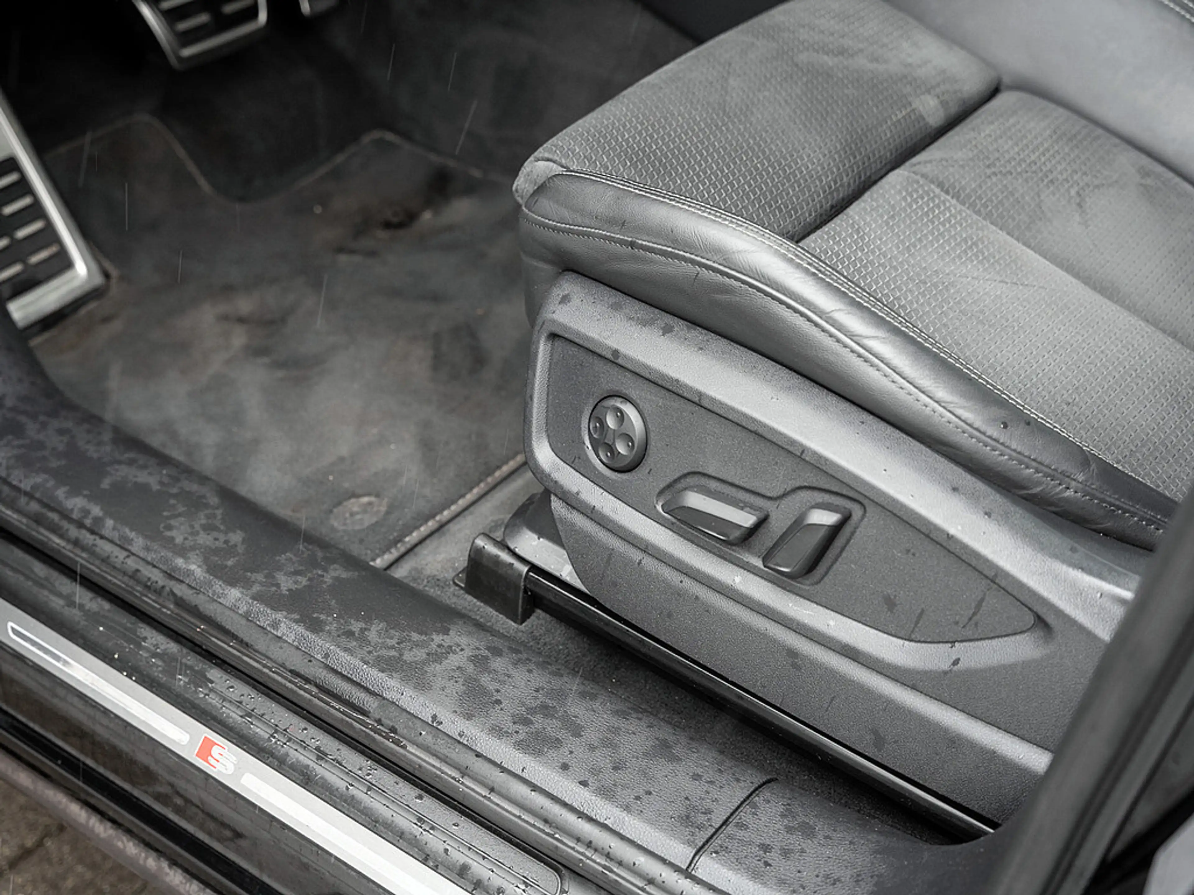 Audi SQ5 Sportback 3.0 TDI quattro AHK 360° PANO B — photo 15