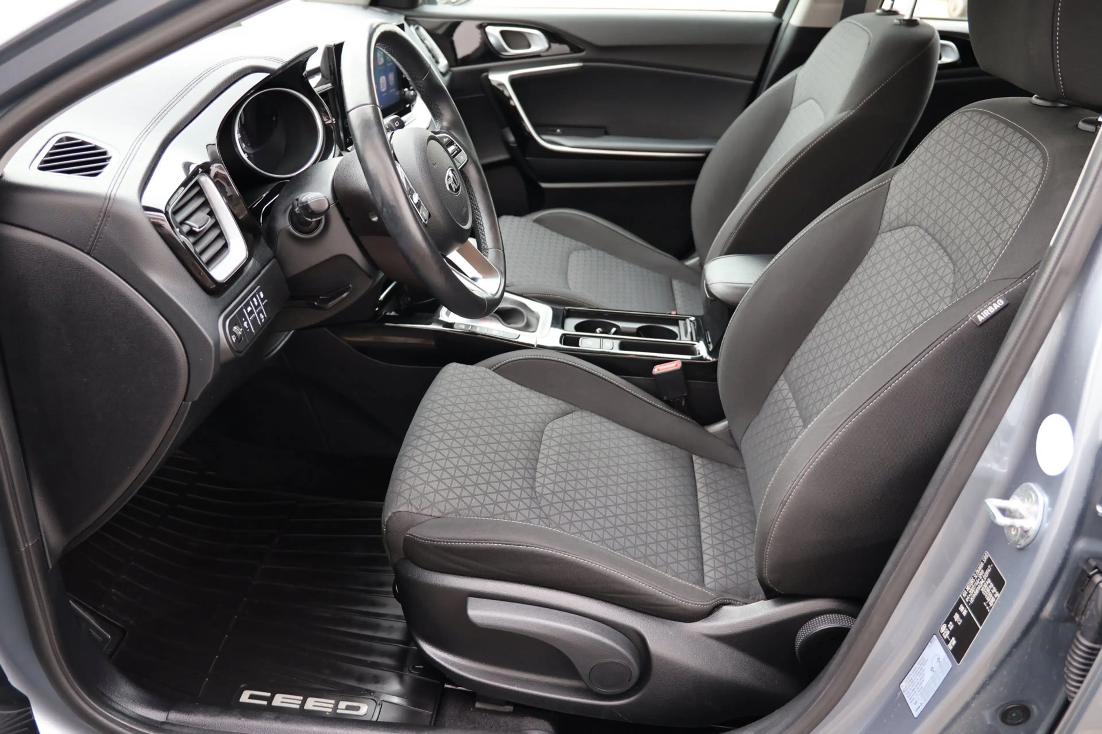 Kia Ceed SW / cee'd SW Sportswagon 1.6 GDI PHEV Carplay Camera Keyless BT — photo 7