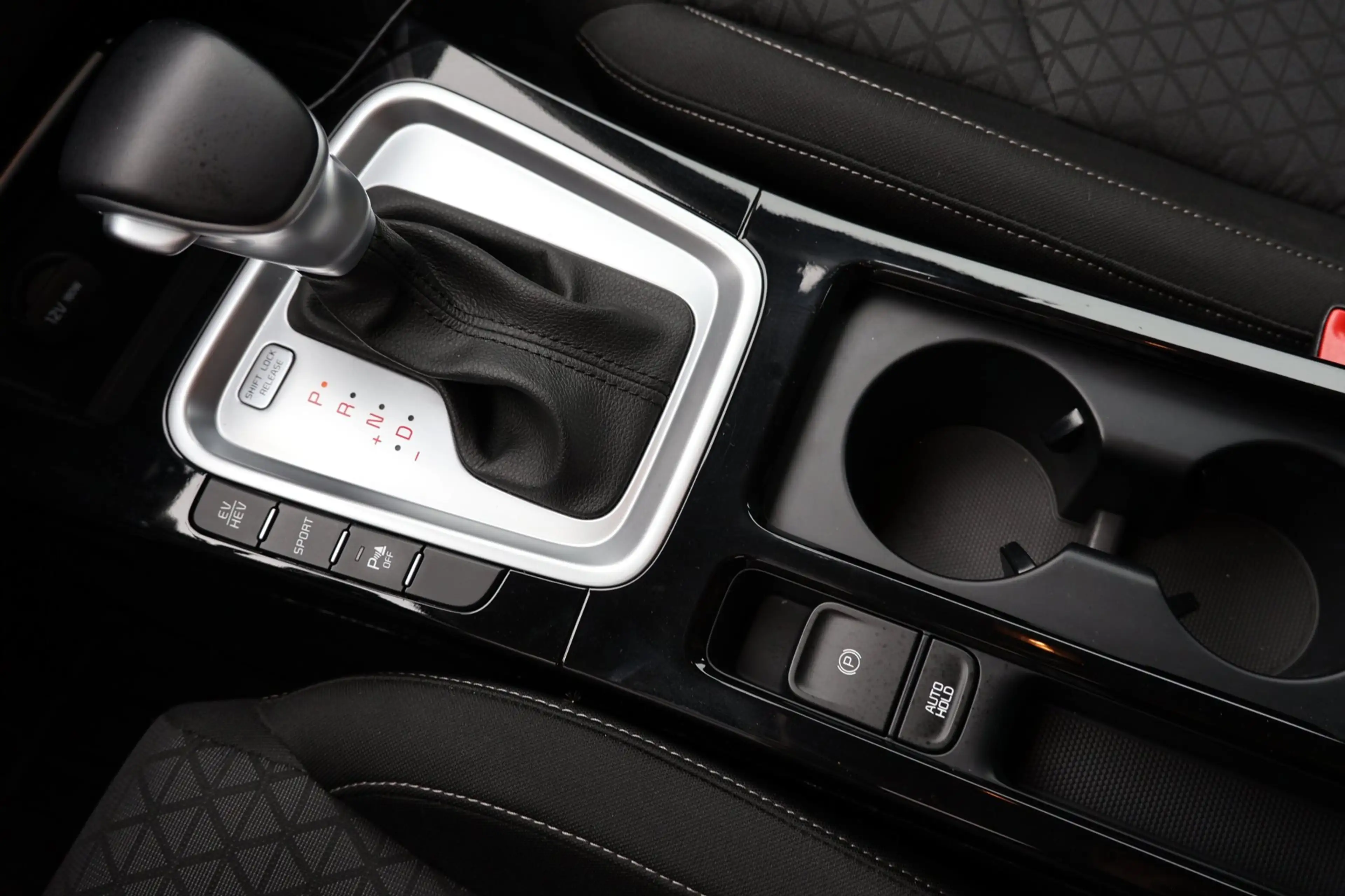 Kia Ceed SW / cee'd SW Sportswagon 1.6 GDI PHEV Carplay Camera Keyless BT — photo 38