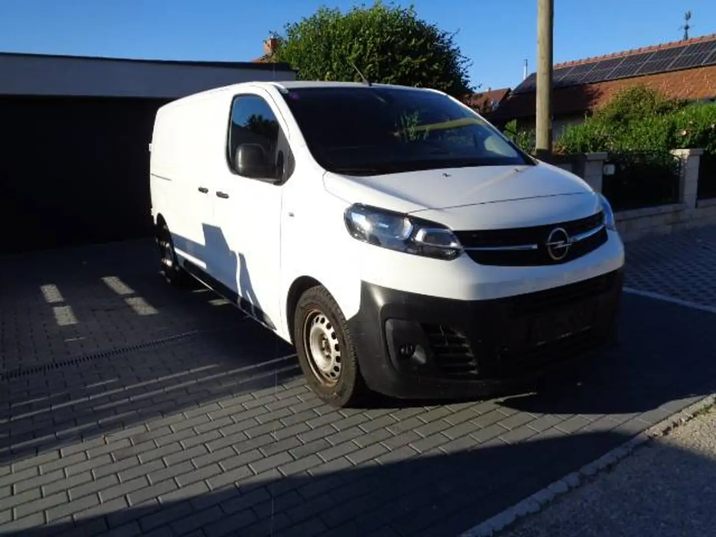 Opel Vivaro Weiß - 2