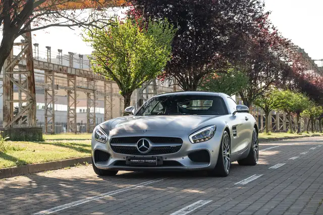 Mercedes-Benz AMG GT view 3