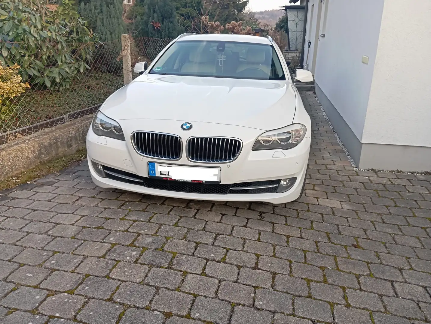 BMW 520 520d Touring Aut. Weiß - 2