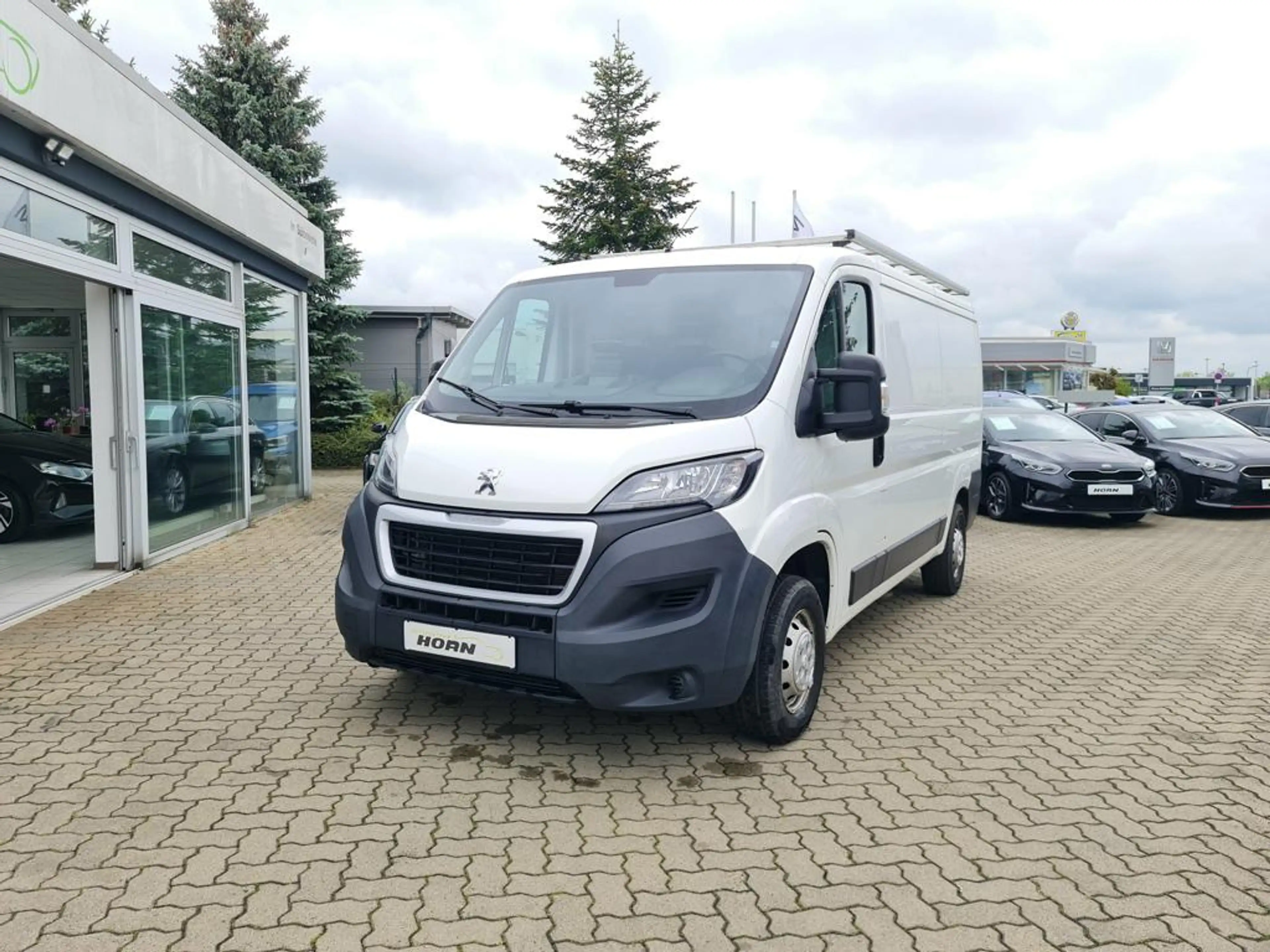Peugeot Boxer 330 L2H1 Pro BlueHDi 140 Stop