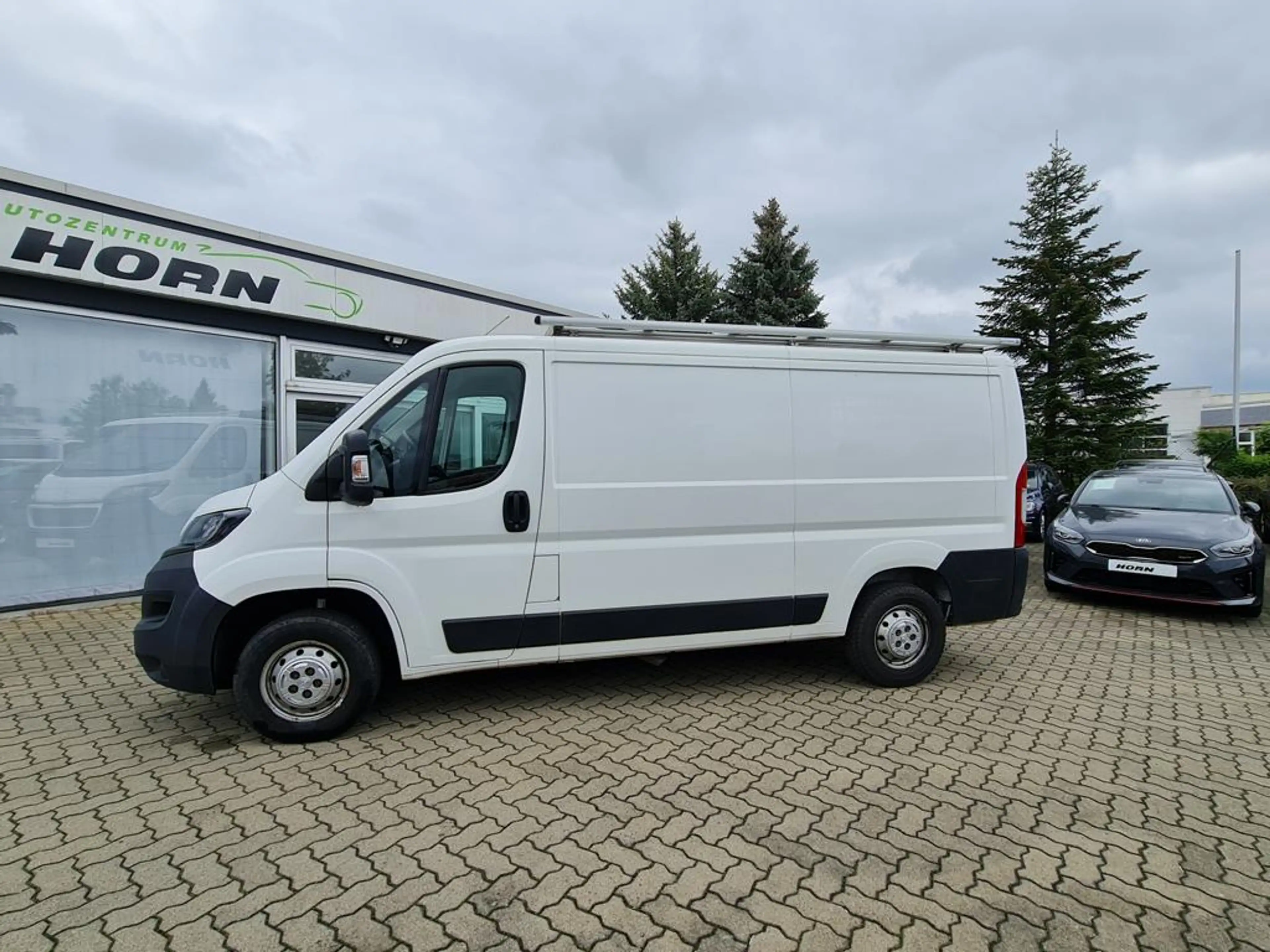 Peugeot Boxer 330 L2H1 Pro BlueHDi 140 Stop — photo 8