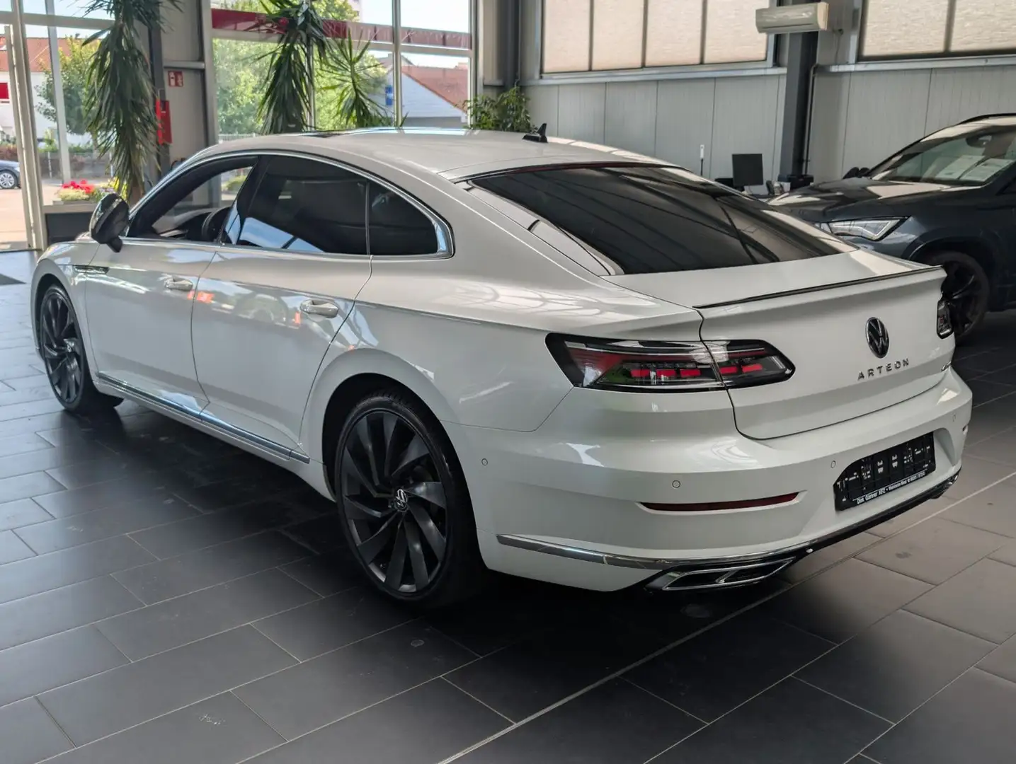 Volkswagen Arteon 2.0 TDI SCR 4Motion DSG R-Line Kamera PDC Weiß - 2