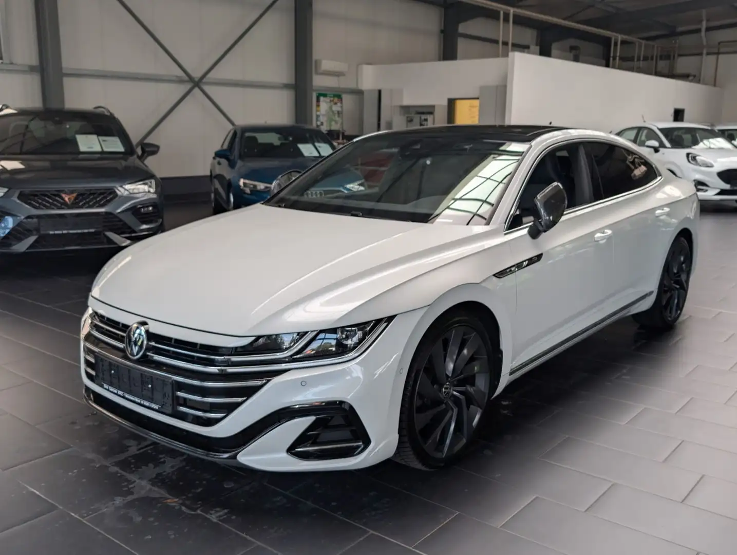 Volkswagen Arteon 2.0 TDI SCR 4Motion DSG R-Line Kamera PDC Weiß - 1