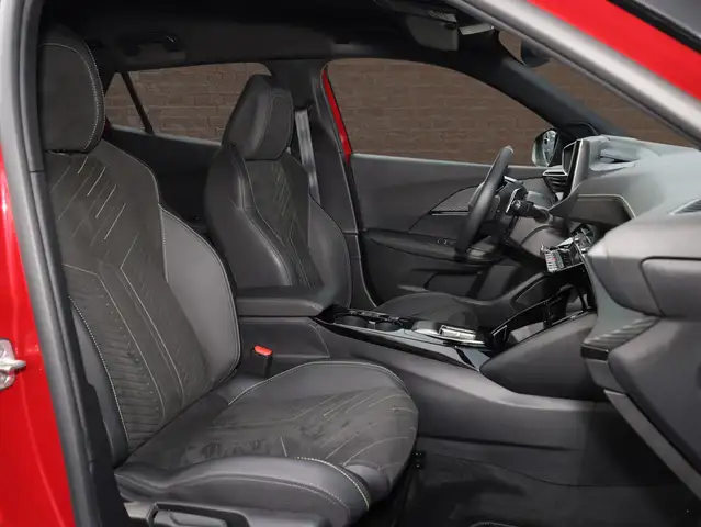 Peugeot 2008 view 8