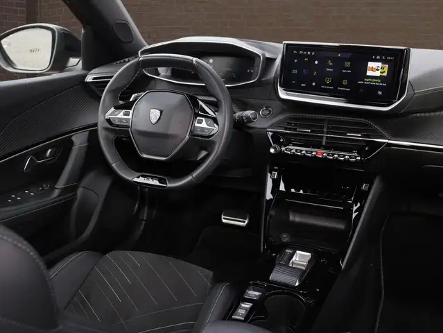 Peugeot 2008 view 11