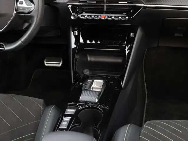 Peugeot 2008 view 10