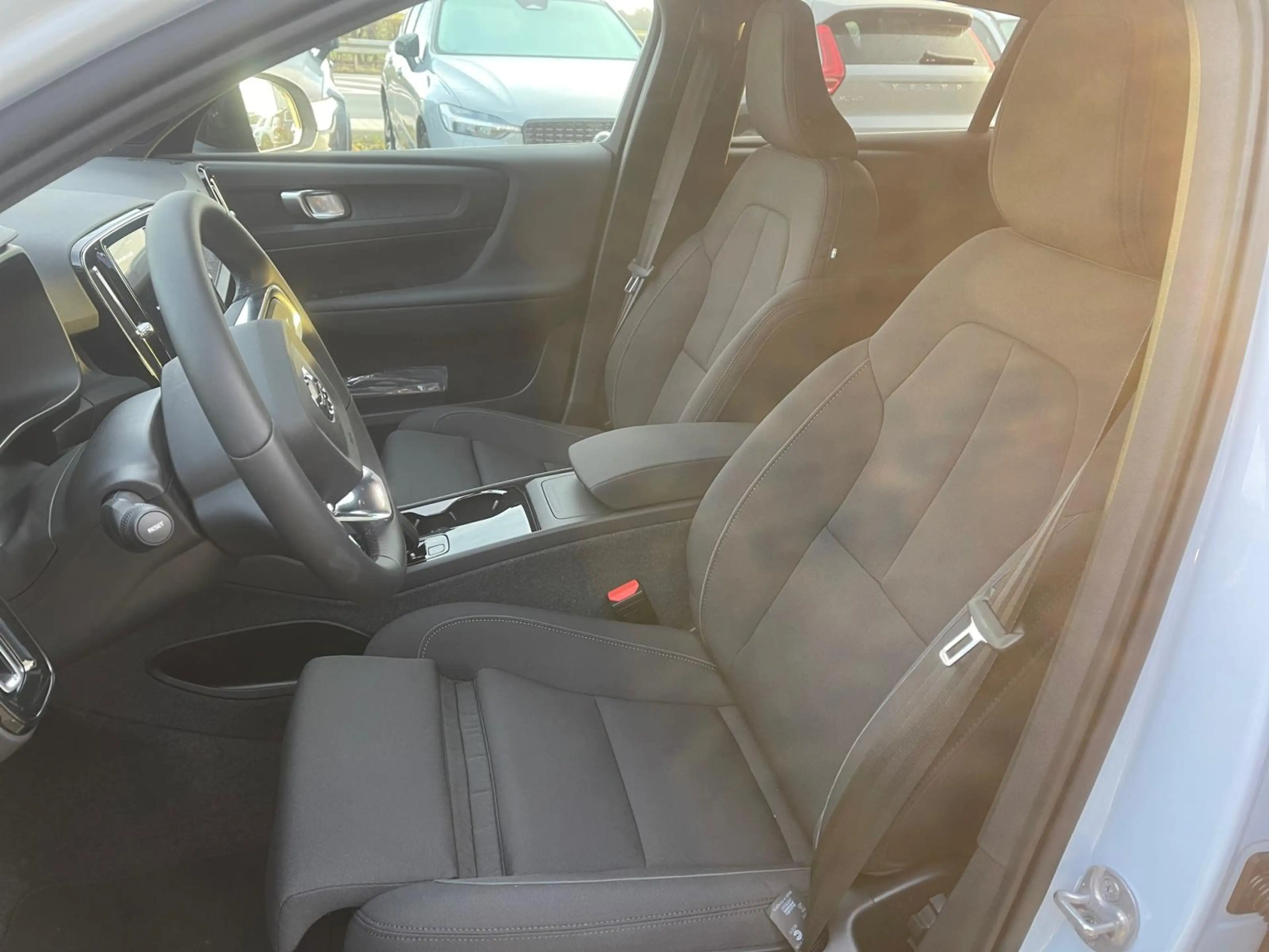 Volvo C40 Recharge Pure Electric MY24 — photo 13
