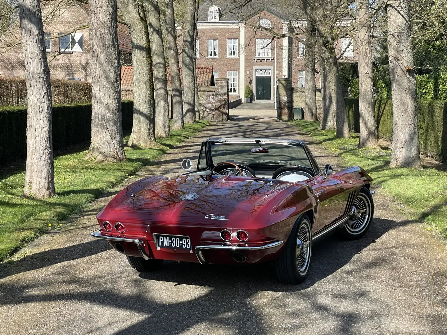 Chevrolet Corvette STINGRAY C2 / 327CI / POWER STEERING / DUAL EDELBR Rood - 2